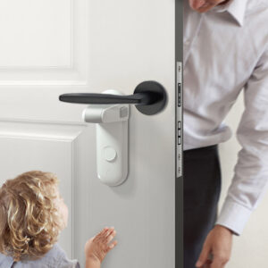 Child Safety Accessory Waterproof Baby Door Handle Lock_1